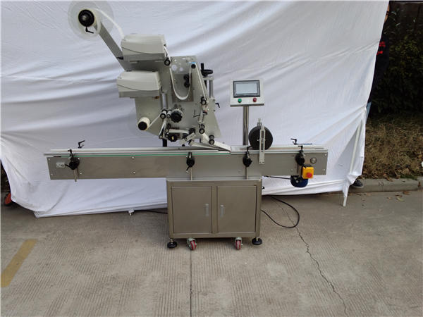 පැතලි බෝතලය සඳහා ස්වයංක්‍රීය ස්ටිකර් ප්ලේන් ලේබල් කිරීමේ යන්ත්‍රය 