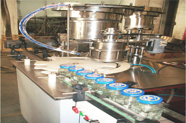 මිලි ලීටර් 50-500 මී පැණි පිරවීමේ මාර්ගය, මී පැණි බෝතල් කිරීමේ යන්ත්‍රය, පැණි භාජන ඇසුරුම් යන්ත්‍රය