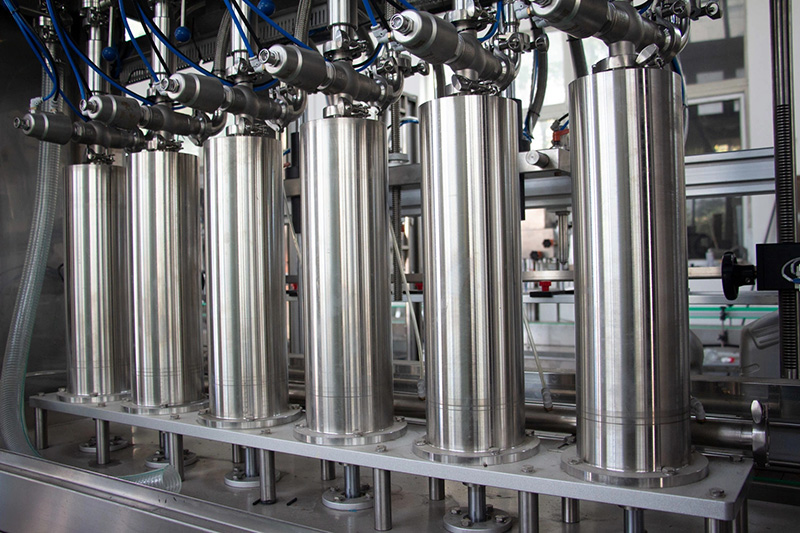 ස්වයංක්‍රීය විලවුන් සුවඳ විලවුන් දියර බෝතල් බෝතල් පිරවීමේ යන්ත්‍රය