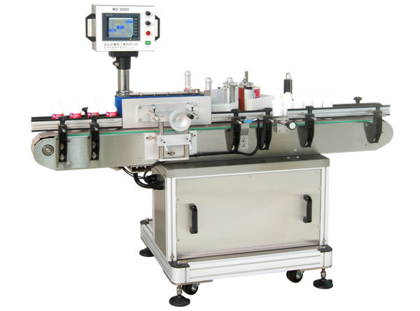 ස්වයංක්‍රීය වටකුරු භාජන ලේබල් කිරීමේ යන්ත්‍ර නිෂ්පාදකයා